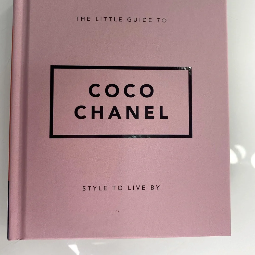 NEW Coco Chanel coffee book - Picture 1 of 7